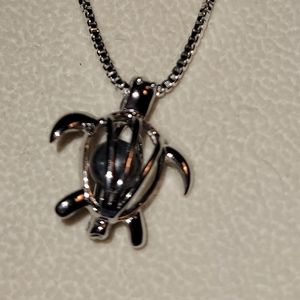 Beautiful vantel pearls necklace